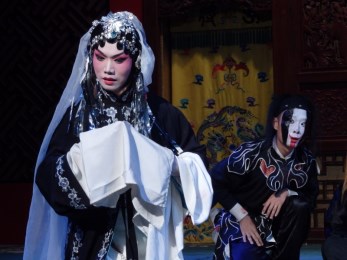 甘青京劇院聯(lián)合演出《金蟬訴冤》、《拾玉鐲》、《刺王僚》