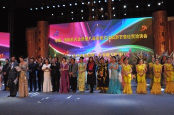 甘肅省隴劇院受邀赴嘉峪關(guān)、金塔演出